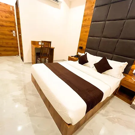 Hotel Grand Executive